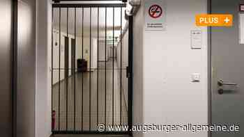 2000 Menschen sitzen jährlich in diesen Zellen am Augsburger Gericht