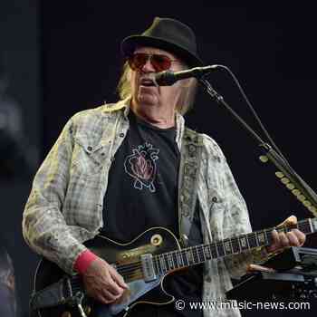 Neil Young remembers Gordon Lightfoot: 'Lightfoot is a Canadian legend'