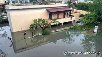 La storia della mamma coraggio sfuggita alla furia dell’acqua con la sua bambina appena nata