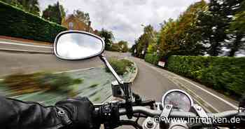 B22 bei Würgau: Unfall mit Verletzten - Fahrbahn gesperrt