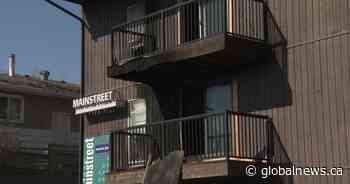 Calgary fire crews extinguish balcony blaze at southwest apartment building