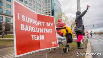 No deal yet between striking CRA workers, federal government