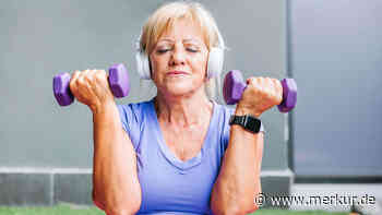 Mit drei Übungen zu gesunden Knochen: 69 Jahre alte Expertin erklärt, wie es geht