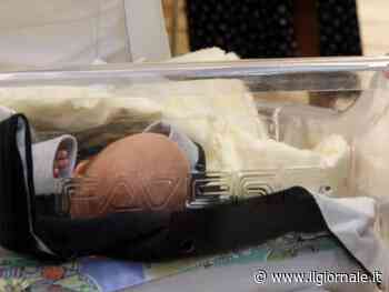 Neonata lasciata alla culla della vita di Bergamo, pesa 2,9 chili e sta bene