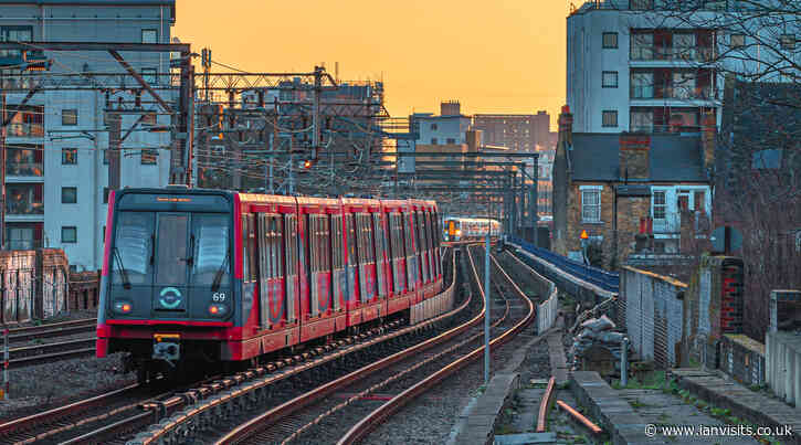 More frequent trains on the DLR to reduce waiting times at stations
