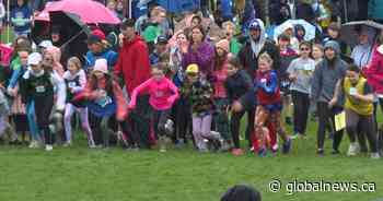 Thousands of students take part in Kingston, Ont. road race