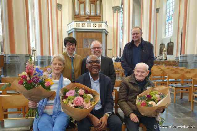 Sint Tillo wuift Romain en Bernadette uit