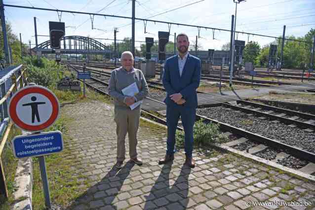 Welzijnsraad protesteert tegen “prehistorische manier van werken” door te lage stationsperrons