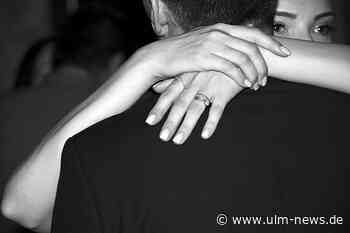 Parkplatzsex vor Supermarkt zur Mittagszeit