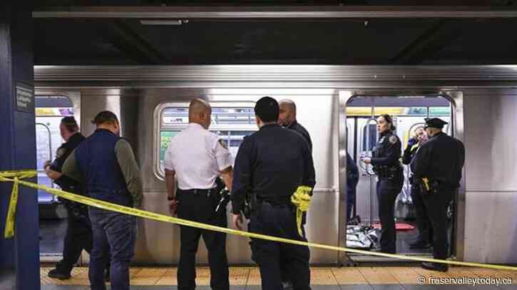 Man dies after being placed in a chokehold by a subway rider