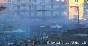 A Napoli la grande attesa per lo scudetto, in migliaia in piazza: la diretta video