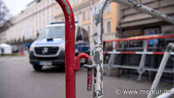Viktualienmarkt wegen Einsatz gesperrt: „Wohnung ist leer“– Polizisten suchen Gebäude und Umgebung ab