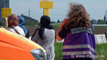 Zwei Tote bei Bahnunglück: Zug fährt in Menschengruppe – Bahnstrecke wieder freigegeben