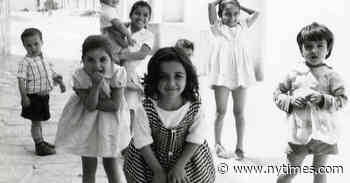 Dorothy Bohm, a Roving and Enduring Photographer, Dies at 98