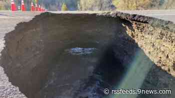 Large sinkhole closes western Colorado road