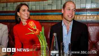 Prince William and Kate drop into a Soho pub
