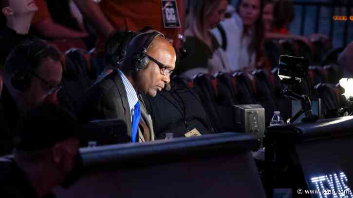 Lance Blanks, part of the famed Longhorns 'BMW' guard trio from 1988-90, dies at 56 years old