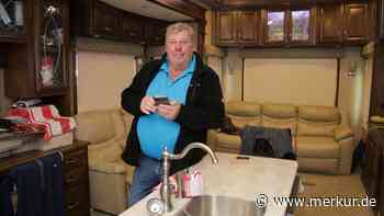 Blick ins rollende Wohnzimmer: Das mobile Zuhause des Volksfest-Wirts