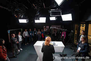 Ehemalige Studierende kehren an HNU zurück