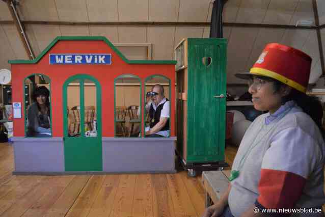 Na coronapauze staat theater Minnepraatjes weer op de planken: “Positief naar buiten komen met mensen met beperking”