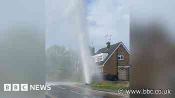 Water gushes high into the air after burst pipe in Billericay
