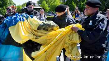 Tag der Befreiung: Gericht kassiert Verbot ukrainischer Flaggen rund um sowjetische Denkmäler