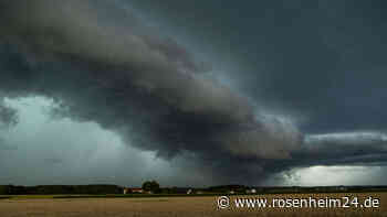 DWD stuft Warnung vor starkem Gewitter in den Kreisen Rosenheim und Mühldorf zurück