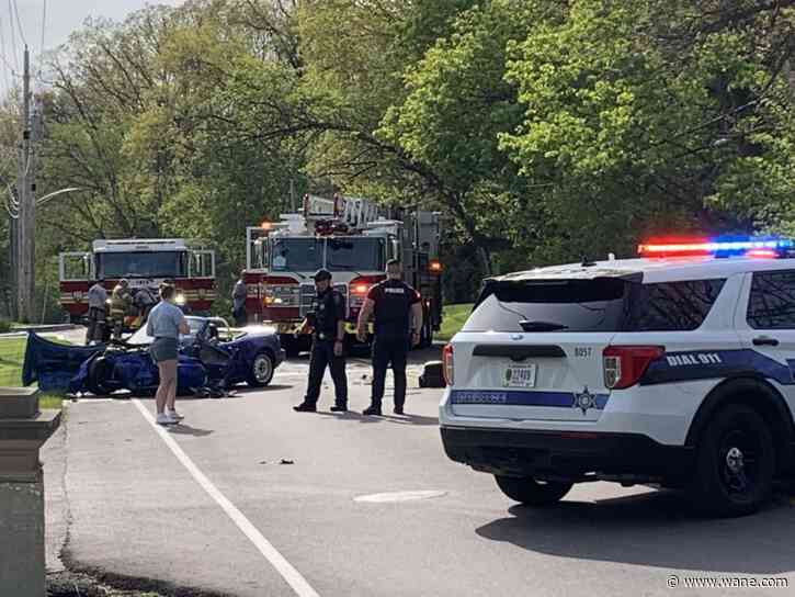 Authorities: 2 sent to hospital in southwest Fort Wayne crash