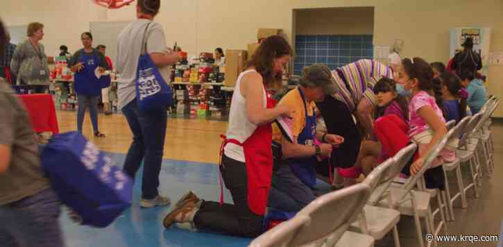 KRQE Cares visits W.D. Caroll Elementary in Bernalillo to give out shoes to kids in need
