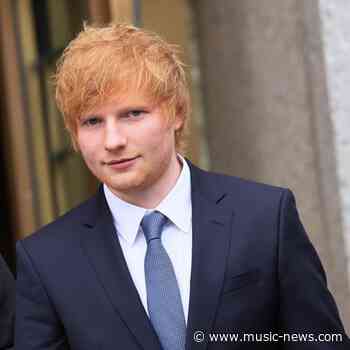 Ed Sheeran plays impromptu gig in New York