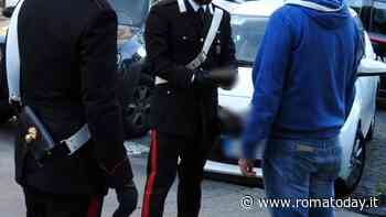 Ruba sigarette e danneggia una pizzeria: folle fermato in via Merulana