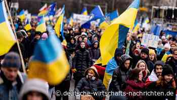 Gericht erlaubt ukrainische Flaggen am 8. und 9. Mai in Berlin