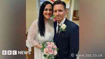 Couple wed in hospital after groom's diagnosis