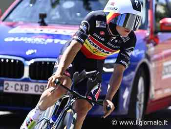 Giro, crono impressionante per Evenepoel. Ganna limita i danni