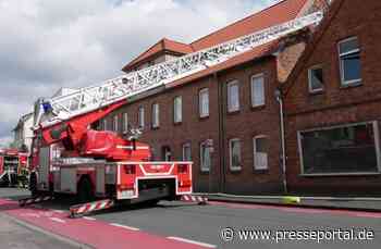FW Celle: Feuer im Dachstuhl in der Heese