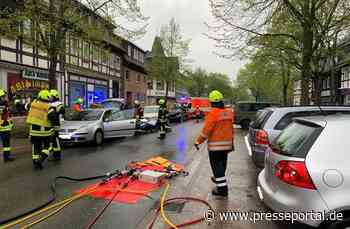 POL-HI: Auffahrunfall auf regennasser Fahrbahn fordert drei Leichtverletzte