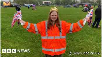 Tidworth braves the rain to watch King's Coronation