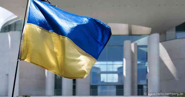 Weltkriegsgedenken: Gericht erlaubt ukrainische Flaggen