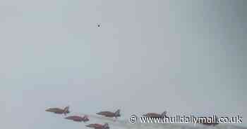 Photographer captures UFO flying over the Coronation