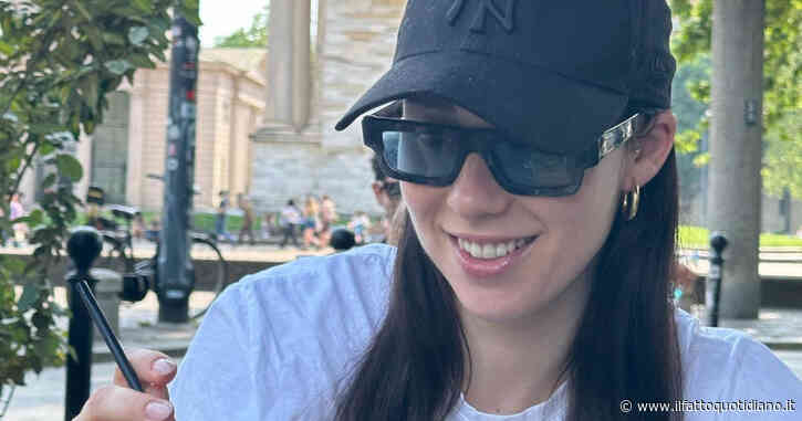 Aurora Ramazzotti su Instagram: “Ora d’aria per mami”. Ma altre mamme la attaccano: “Io se ho tempo compro cose per mio figlio”, “Io pulisco casa”