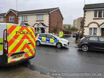 Priory Road Dartford: Armed police at scene of 'hostage' incident