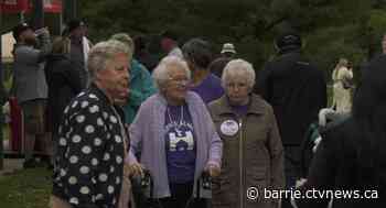 Hundreds hike for Hospice Simcoe
