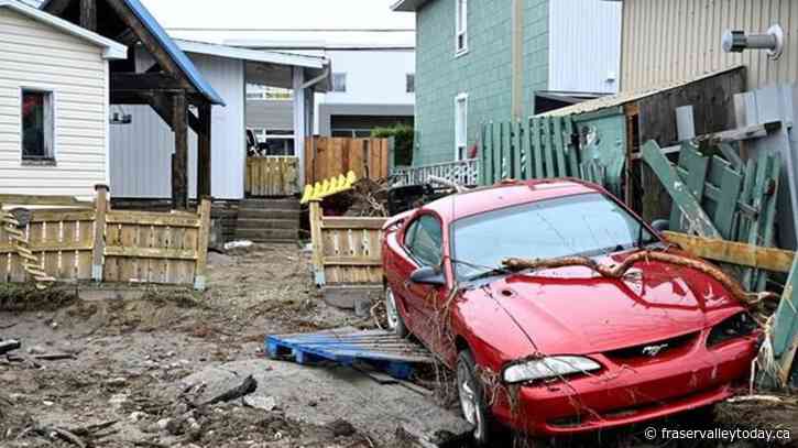 Waters starting the recede in Quebec, but officials warn spring flood season not over