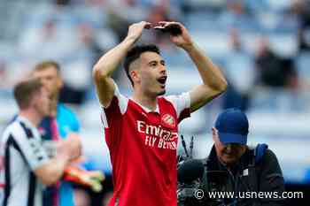 Arsenal Wins, Man U Loses to Leave Plenty to Play for in EPL