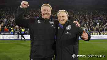 Huddersfield Town 1-0 Sheffield United: Danny Ward goal keeps Terriers up & sends Reading down