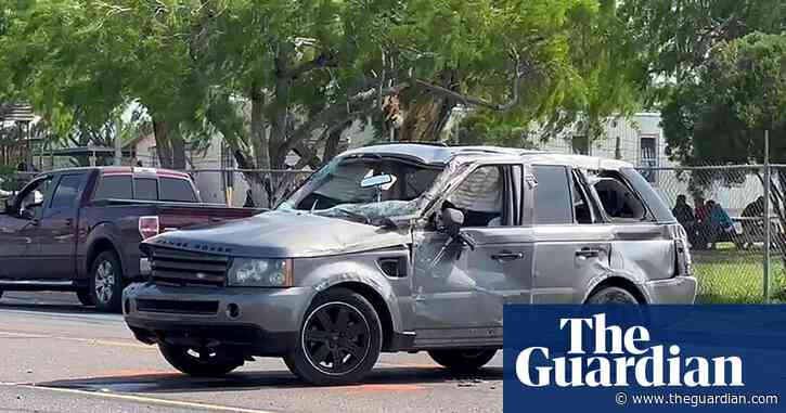 Seven dead in Texas after car drives into crowd outside migrant center