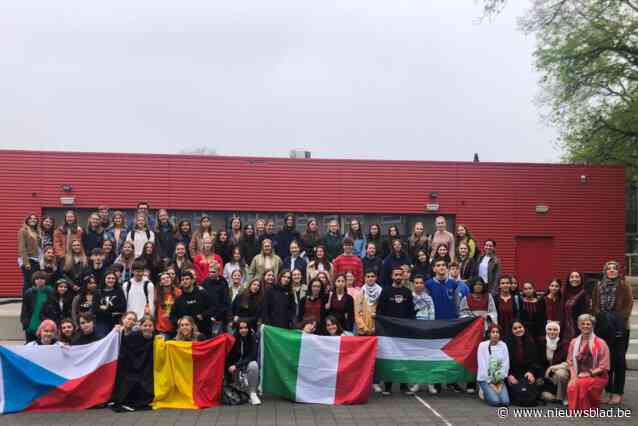 SMIK kleurt internationaal met scholieren uit Tsjechië, Italië en Palestina: “Hier kunnen we echt vrij zijn”