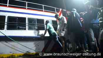 Boot kentert in Indien - mindestens 22 Tote