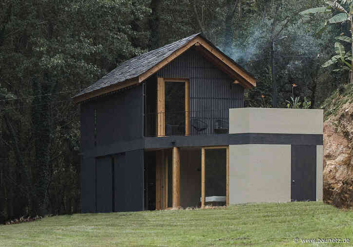 Schiefer am Waldrand
 - Ferienhaus bei Porto von Marta Brandao