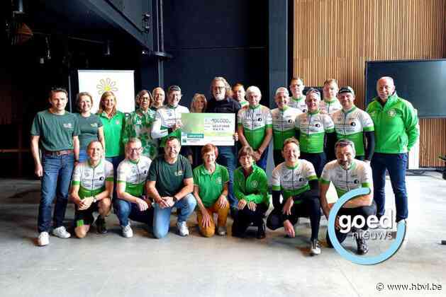 Wielerclub Gelo1000 overhandigt cheque van 106.000 euro aan Kom op Tegen Kanker